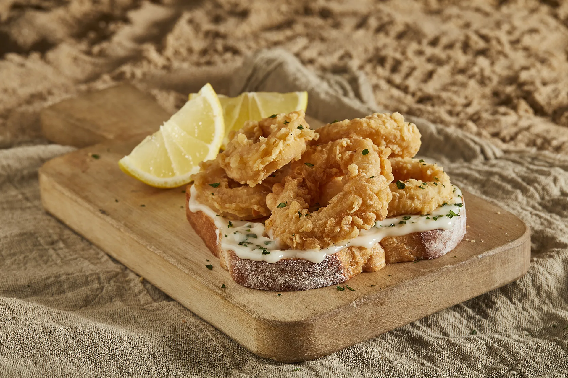 Brusqueta de calamares a la romana con mayonesa